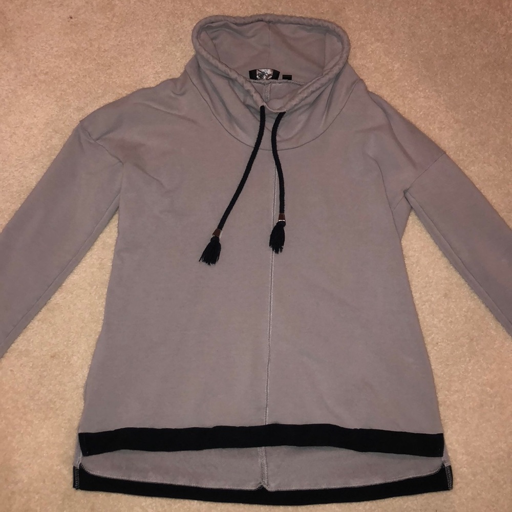 Grey pullover